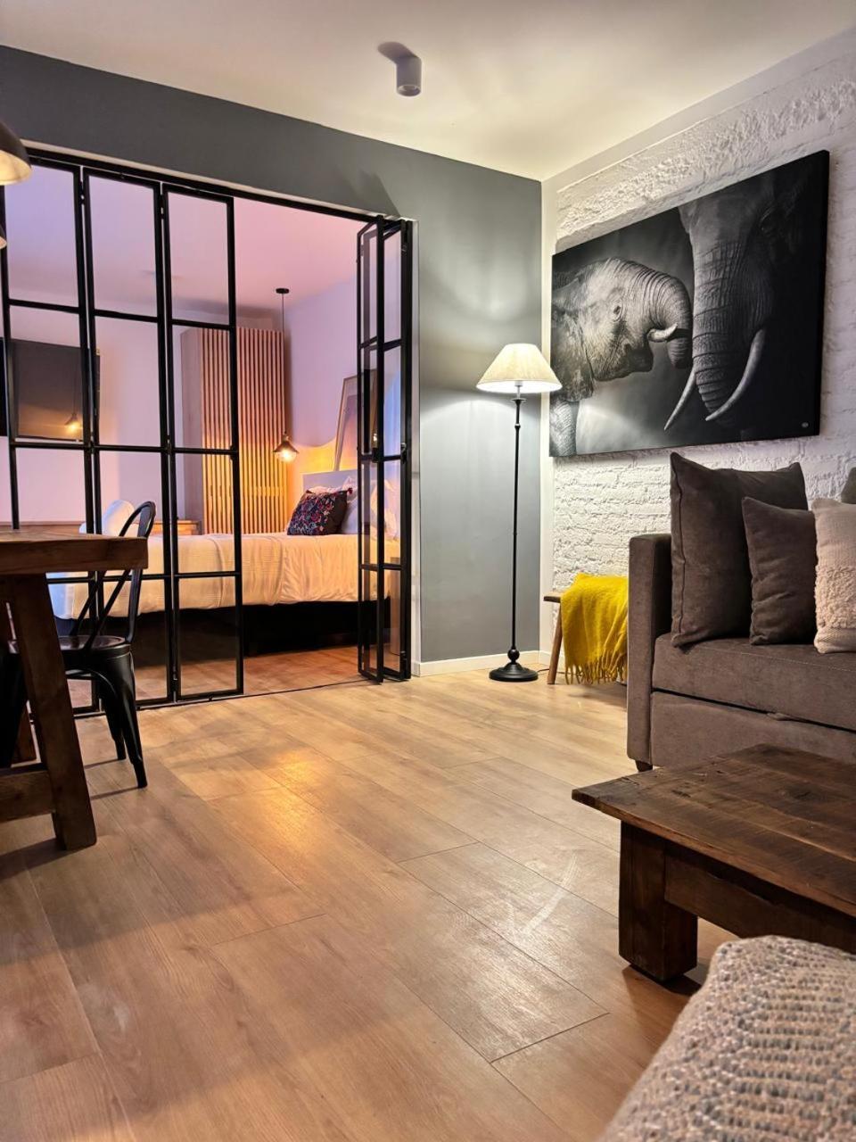 Bright & Sweet Unit In The Heart Of Polanco. Mexico City